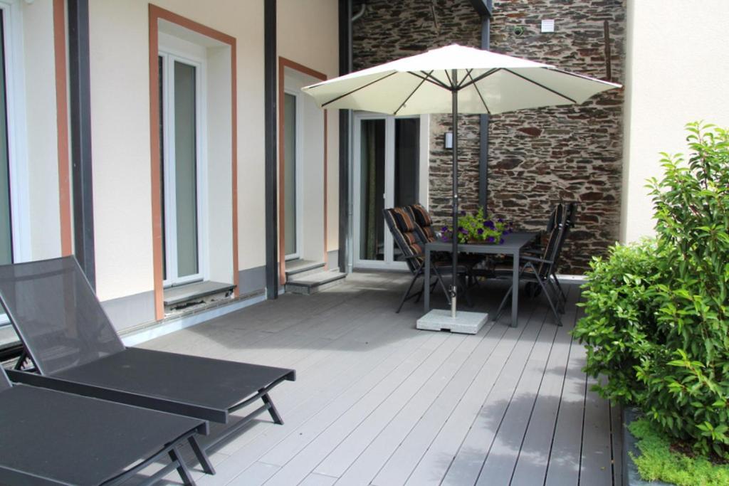 Moselromance - Luxusapartment - Grosse Terrasse - Ruhige Lage Traben-Trarbach Exteriör bild